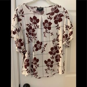 Burgundy and cream short sleeve floral top